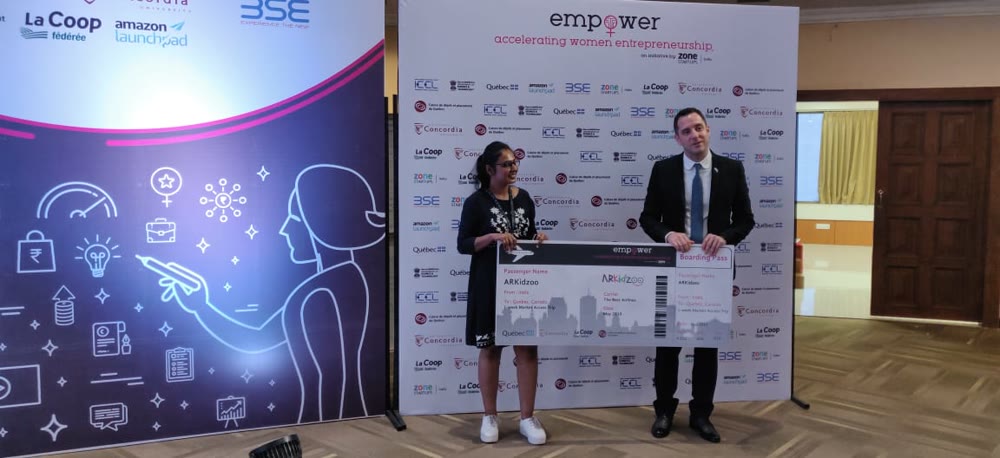 ARKidzoo receiving the empower / Zone Startups India market-access award